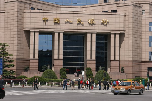 中国人民銀行は金融政策の舵をどう切るか