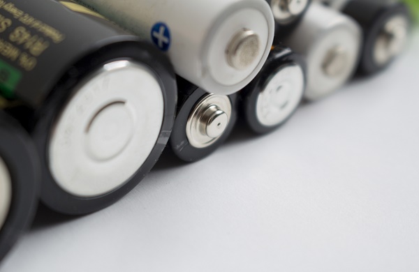 乾電池と充電池、用途によって使い分けたほうがお得？