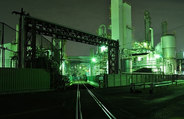 川崎では近年流行の工場夜景を楽しむこともできる
