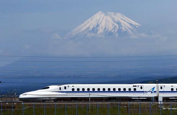 東海道新幹線の車窓の最大の見所は富士山