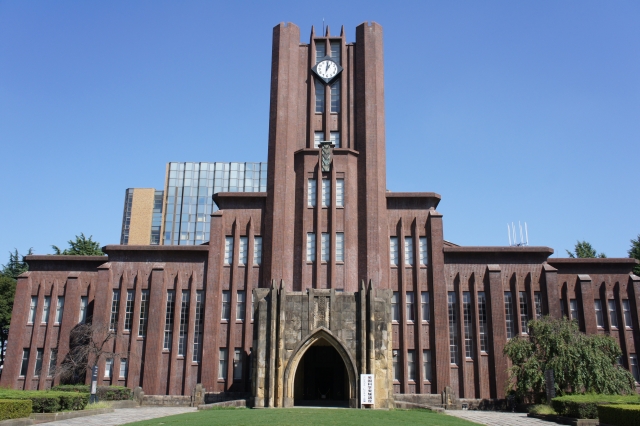 博士号を取得しても就職難にあえぐ研究者が後を絶たないという（写真は東京大学・安田講堂）