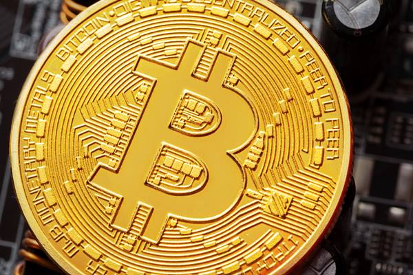 仮想通貨の世界に存在する2つの勢力とは?