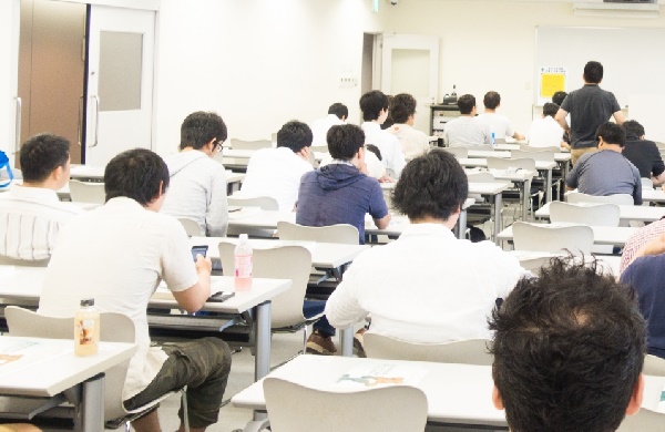 学費無償で学べる学校にはどんなものがある？（イメージ）