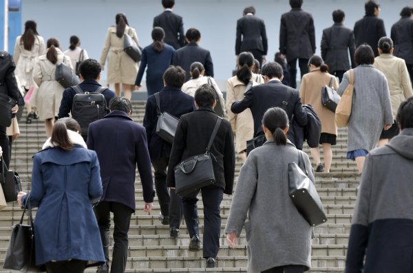 どんな大企業でも安泰とはいえない時代（写真：時事通信フォト）