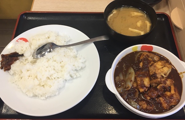 人気の松屋『ごろごろ煮込みチキンカレー』