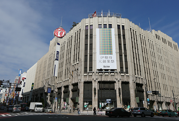 百貨店最大手の三越伊勢丹は昨年度、8年ぶりに赤字を計上