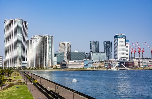 大発展を遂げている豊洲の湾岸都市風景