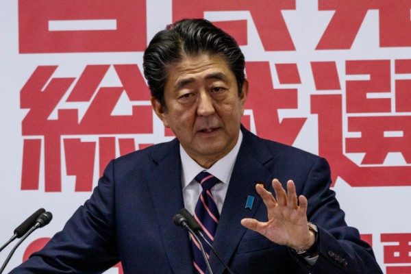 安倍首相はすでに年金開始年齢の見直しについて言及している（Rodrigo Reyes Marin/AFLO）