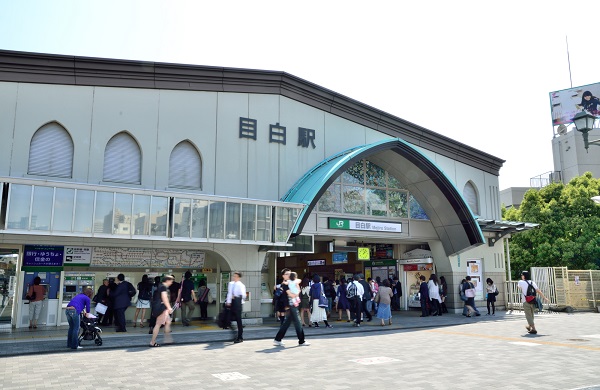 上品なイメージそのままの目白駅