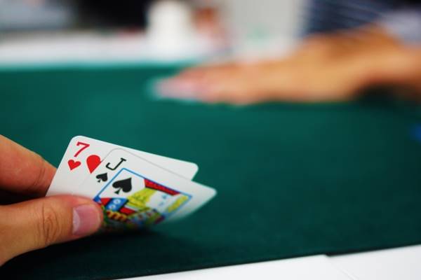 全世界で1億人以上の競技者がいるポーカーは日本で発展するか