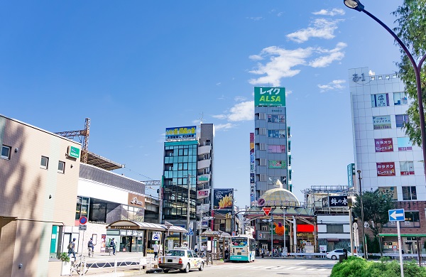 実は住みやすさは最高？（JR阿佐ケ谷駅の駅前）