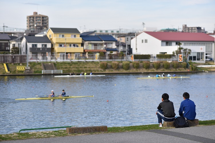 何かスポーツに打ち込む4年間も悪くない（ボート漕艇場がある埼玉・戸田公園）