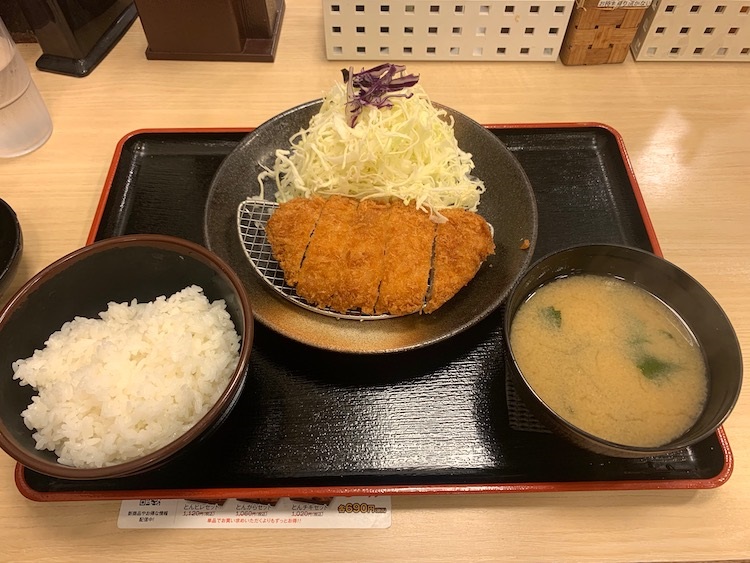 松のやの「ロースかつ定食」