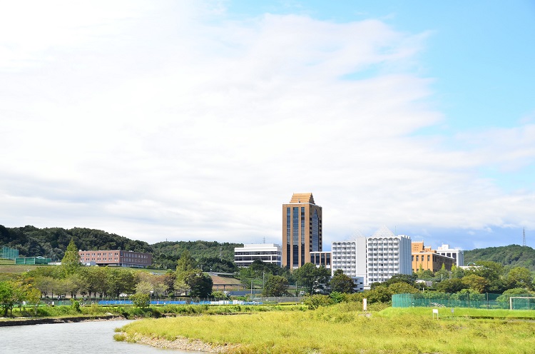 駿河台大学の周りは自然に溢れている