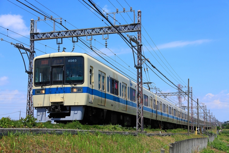 急行列車が止まらない駅のユーザーから嘆きも（小田急線）