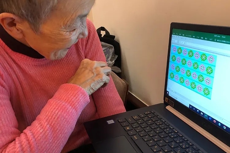 「世界最高齢のアプリ開発者」84才日本人女性はエクセルアートに夢中