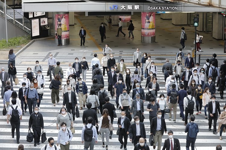 一足先に緊急事態宣言が解除された大阪市民の本音は？（時事通信フォト）