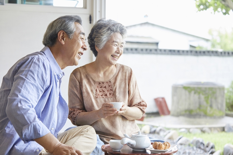 定年後の生活を幸せに過ごすためには？（イメージ）