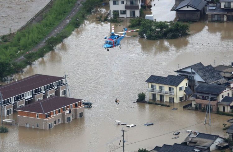 大きな被害を受けた熊本県人吉市（2020年7月4日、写真／時事通信社）