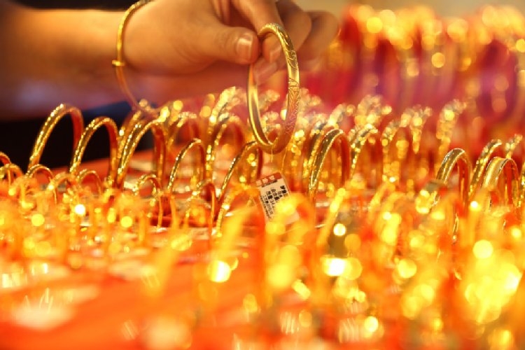 金価格の急激な上昇が意味することは？（中国の宝飾店。Getty Images）
