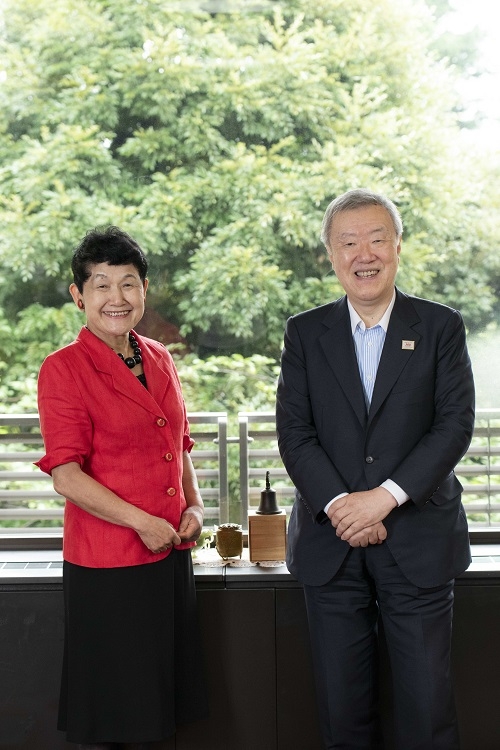 坂東眞理子さんと出口治明さんが初対談