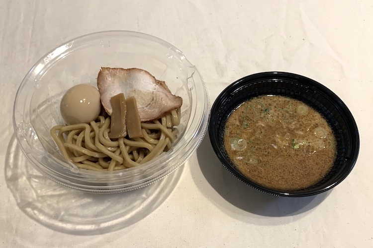 セブン-イレブン『とみ田監修　濃厚豚骨魚介　味玉冷しつけ麺』