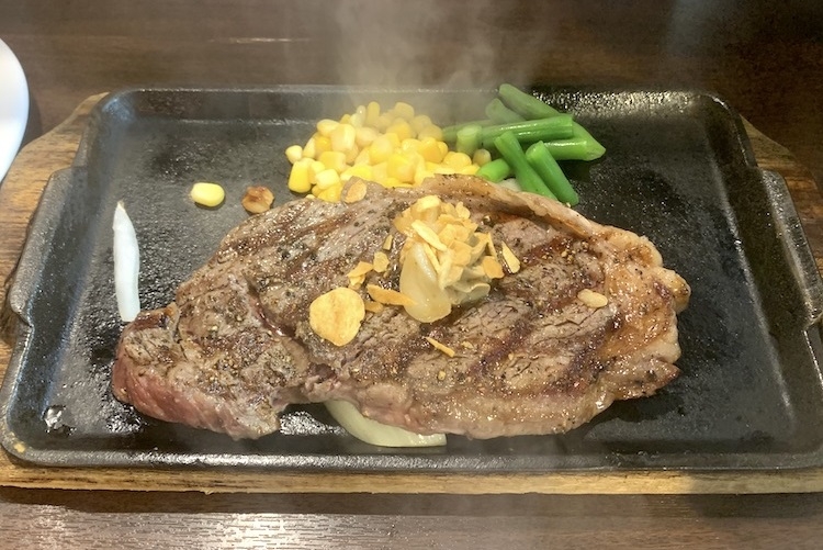 いきなり！ステーキ『CABアンガス牛サーロインステーキ』200g　1500円（税別）