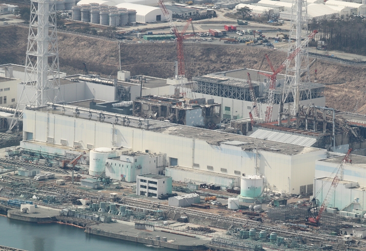 東電の財政悪化を招いた福島第一原発（時事通信フォト）