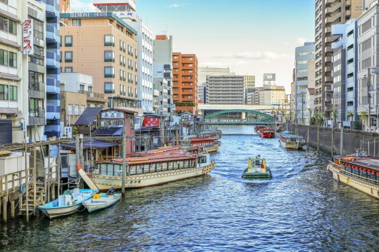 神田川には屋形船も（浅草橋周辺）