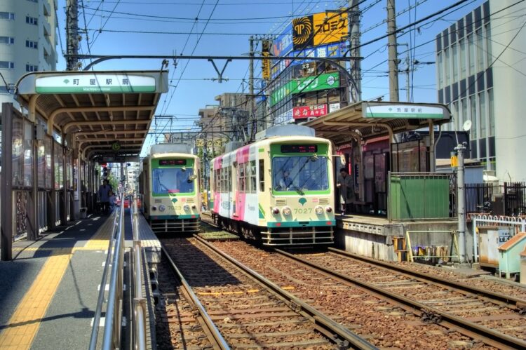 東京メトロ、京成にくわえ、都電荒川線も利用可能（町屋駅前駅）