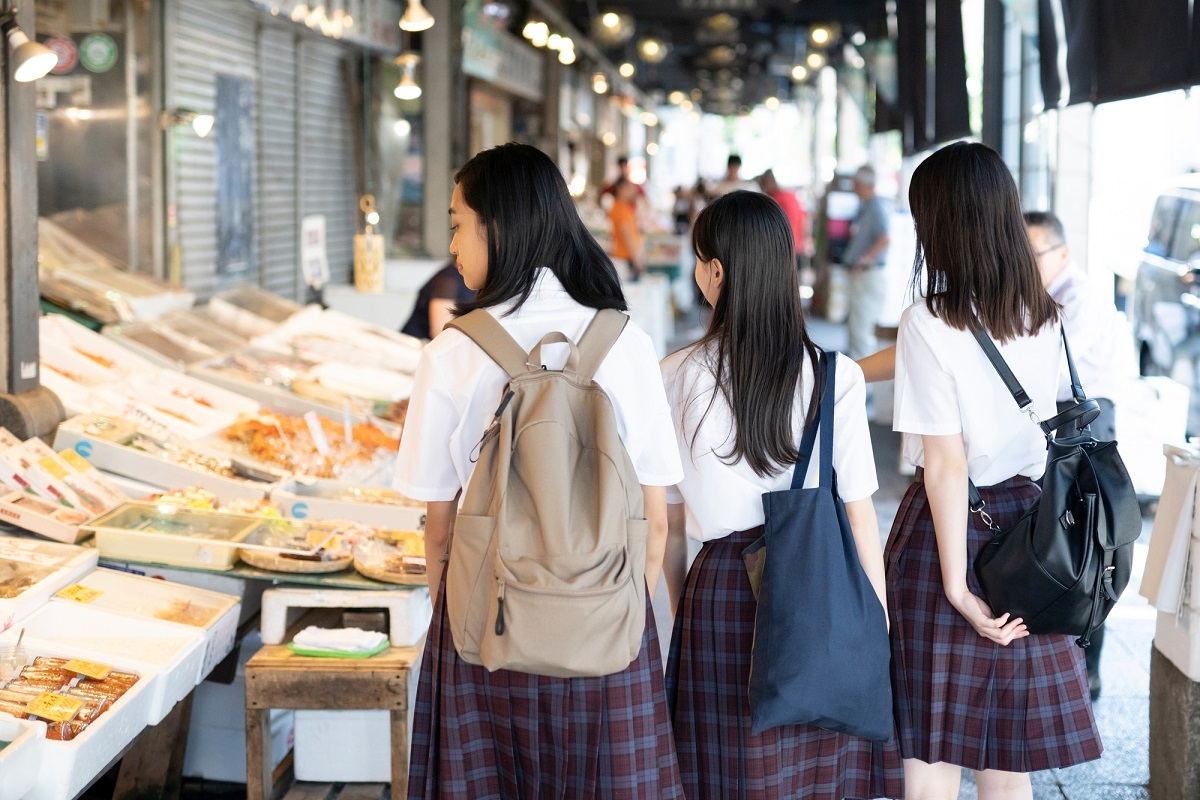 全員で正座 パンツの忘れ物 大人になっても覚えている 修学旅行の珍事件簿 マネーポストweb 全員で正座 パンツの忘れ物 大人になっても覚えている 修学旅行の珍事件簿 マネーポストweb