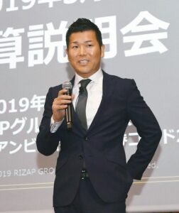 ライザップグループ社長・瀬戸健氏（時事通信フォト）