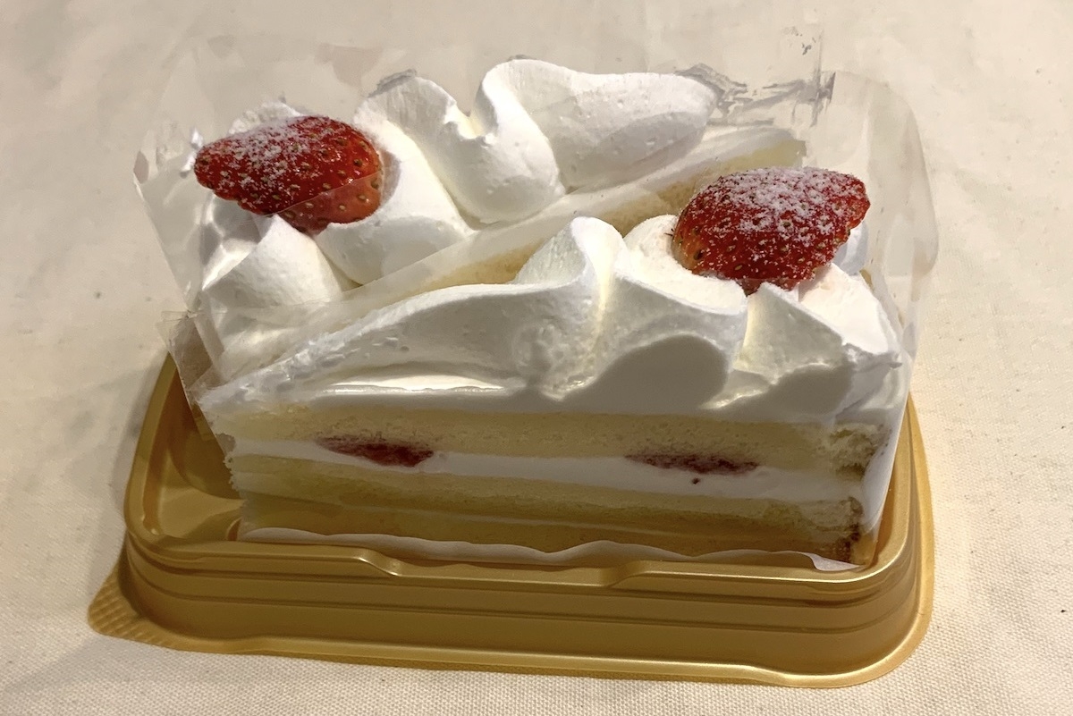 コンビニ3社 いちごのショートケーキ 食べ比べ つい手が伸びる魅力 マネーポストweb コンビニ3社 いちごのショートケーキ 食べ比べ つい手が伸びる魅力 マネーポストweb