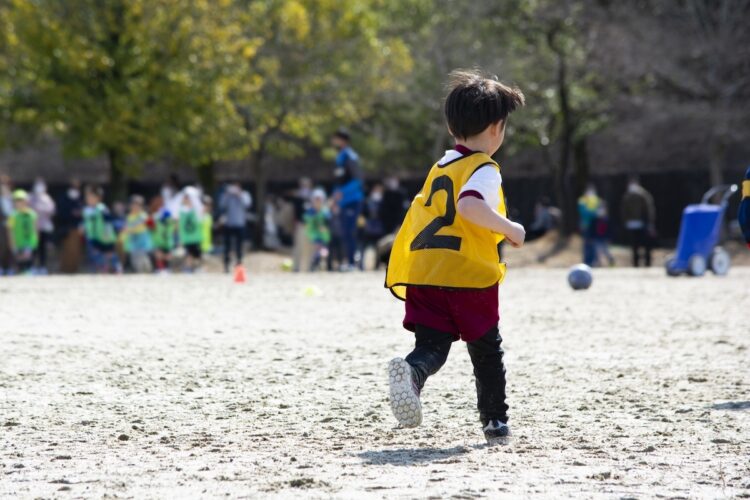 子供の習い事をめぐる保護者の悩みは深い（イメージ）