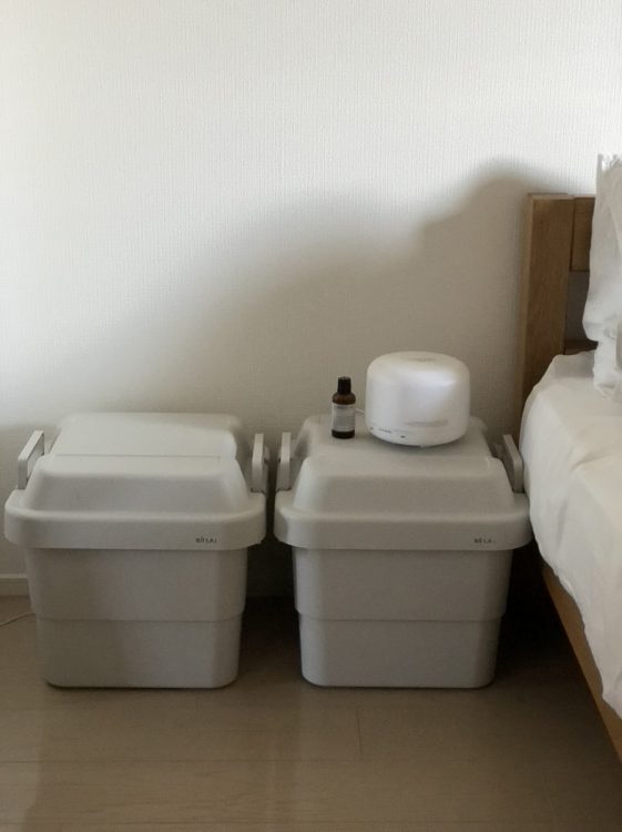 長谷さんの家では、実際にベッドサイズに“小”を2つ並べ、テーブルとして利用している
