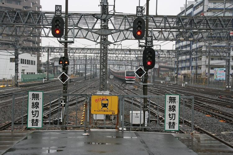 鉄道の信号にはどんな意味がある？（筆者撮影）