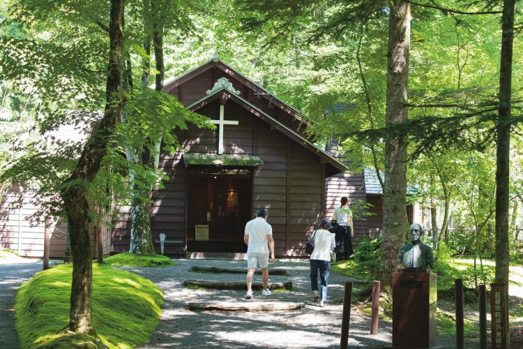 軽井沢には旧きよき時代の名所が多数（写真は『軽井沢ショー記念礼拝堂』。撮影／佐藤敏和）