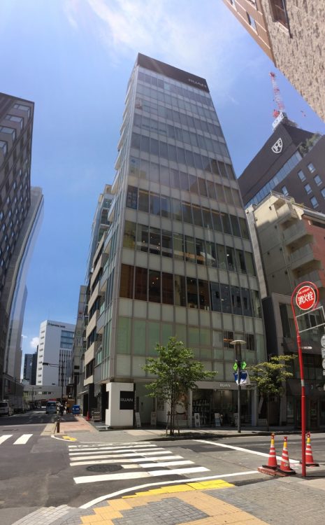 2012年に建てられた銀座ルアンビルの東京本社。1階にショップが、最上階にはワインバーがある