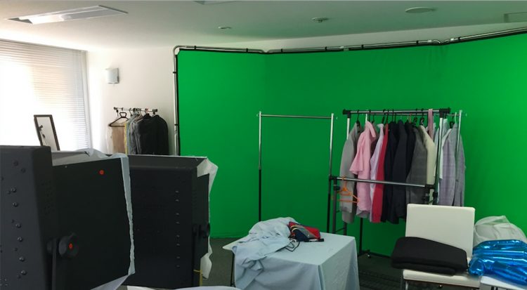 通販のCMは本社5階にある自社スタジオで撮影するため、大幅な経費節減が可能に
