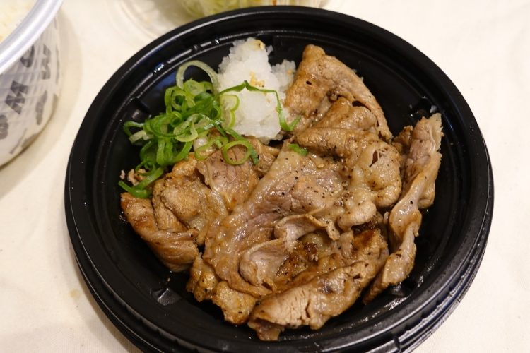 リニューアルして肉厚になった松屋の『アンガス牛焼肉定食』