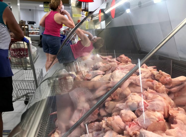 2020年8月、ブラジル産冷凍鶏肉から新型コロナウウイルスが検出された（写真／AFLO）