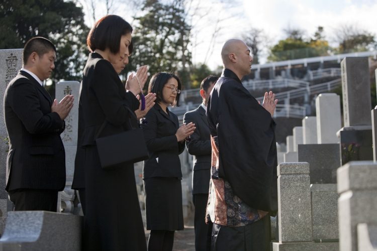 もともと大きな声で騒ぐようなことはないが…（イメージ／写真＝AFLO）