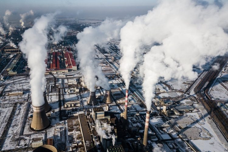 中国当局の介入で石炭価格をコントロール（Getty Images）