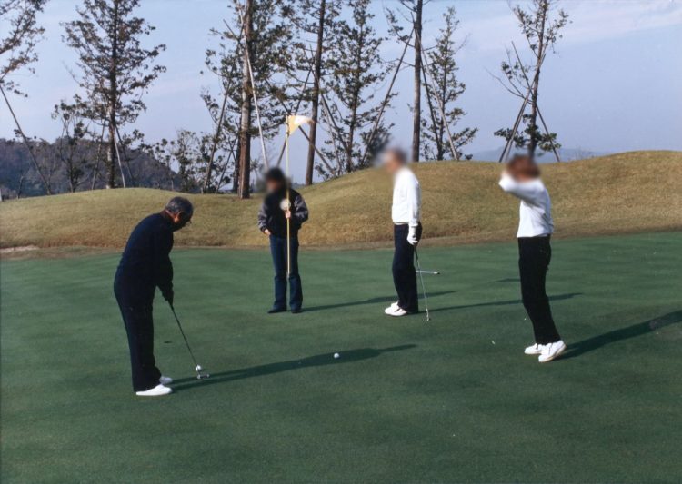 複数のゴルフ場を保有していた森下安道氏（写真左、1986年撮影）