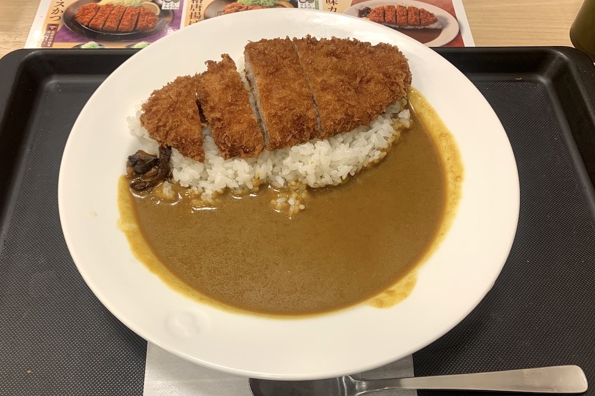 松のやの『ロースかつカレー』並盛（590円）