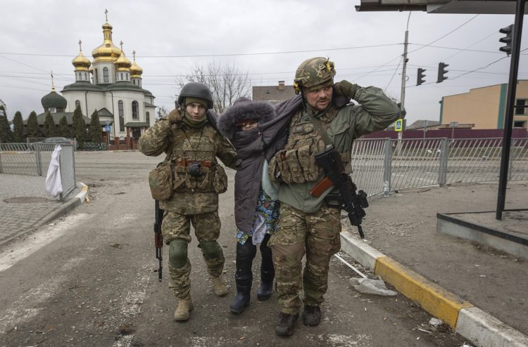 ロシアのウクライナ侵攻が日本の家計に及ぼす影響は？（写真／AFLO）