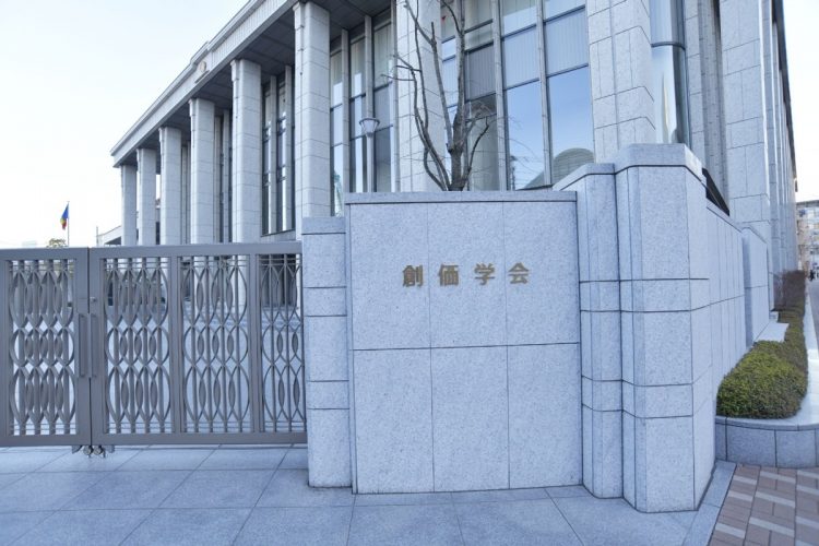 宗教団体の機関紙や書籍は発行部数も多い（創価学会。写真／AFLO）