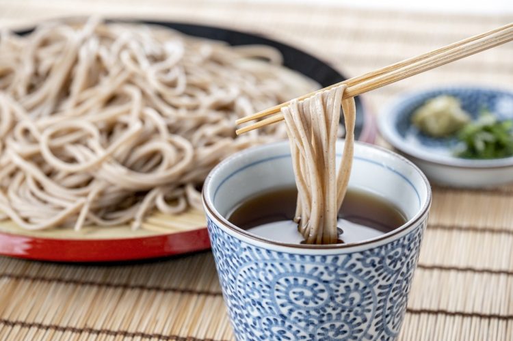 趣味のそば打ちを極めて店を開いたものの…（イメージ）