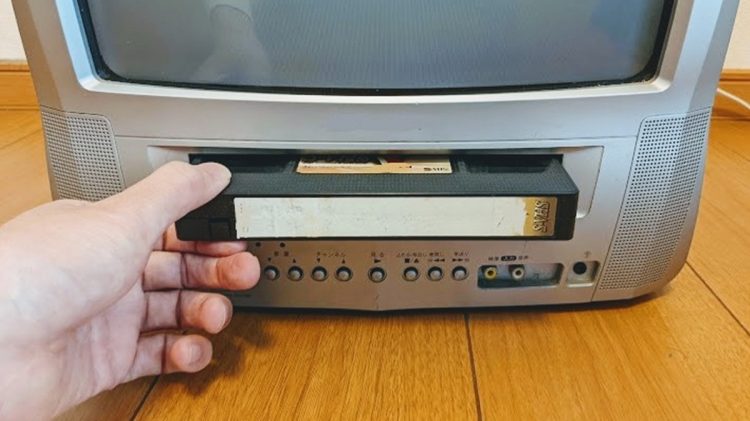 テレビとビデオデッキが一体化している「テレビデオ」