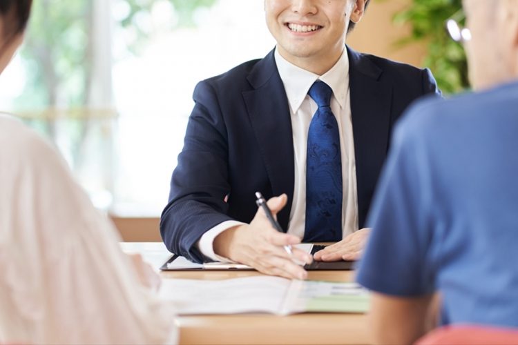 相続登記の制度改正前に司法書士への相談が急増している（イメージ）